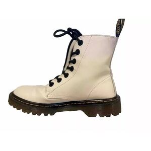 Vintage DR. MARTENS Air Wair LUANA White Leather Combat Boots US Women's Size 6